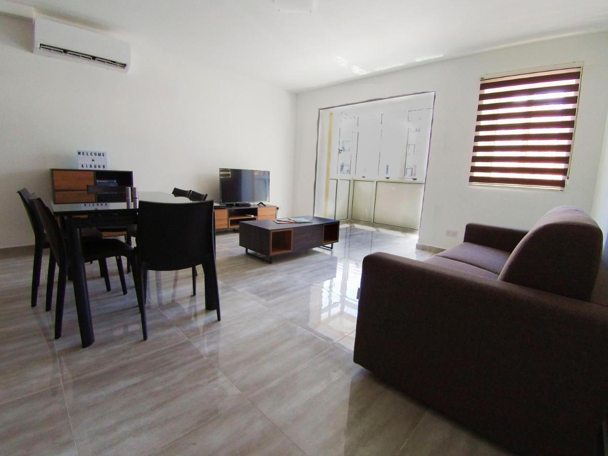 F7 Room 1, Private Double Room With Private Bathroom In Shared Flat มซิดา ภายนอก รูปภาพ