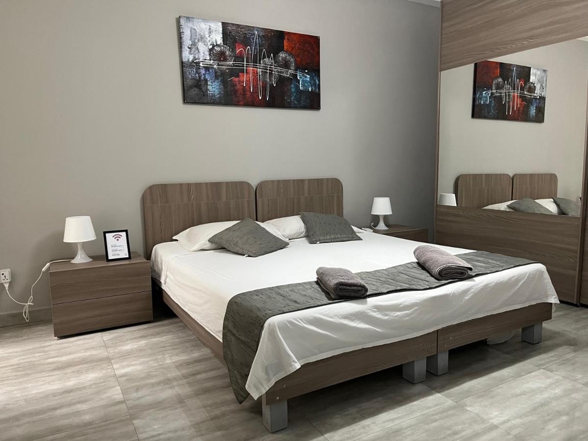 F7 Room 1, Private Double Room With Private Bathroom In Shared Flat มซิดา ภายนอก รูปภาพ